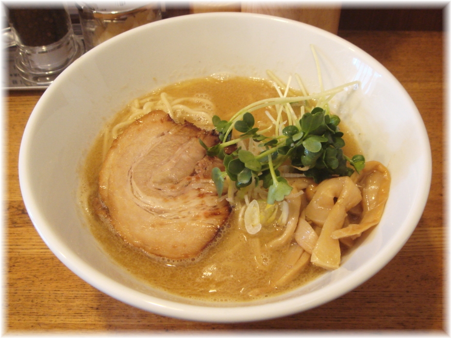 虎愼 煮干しそば