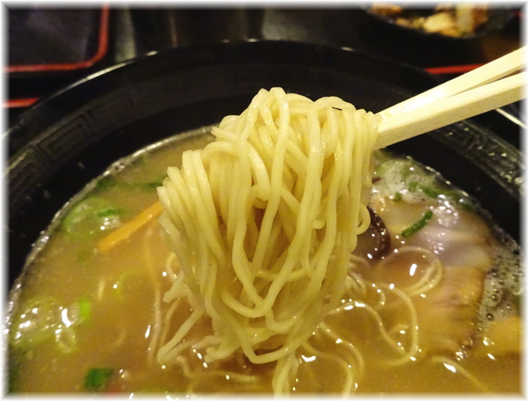 のげら〜 ラーメンの麺