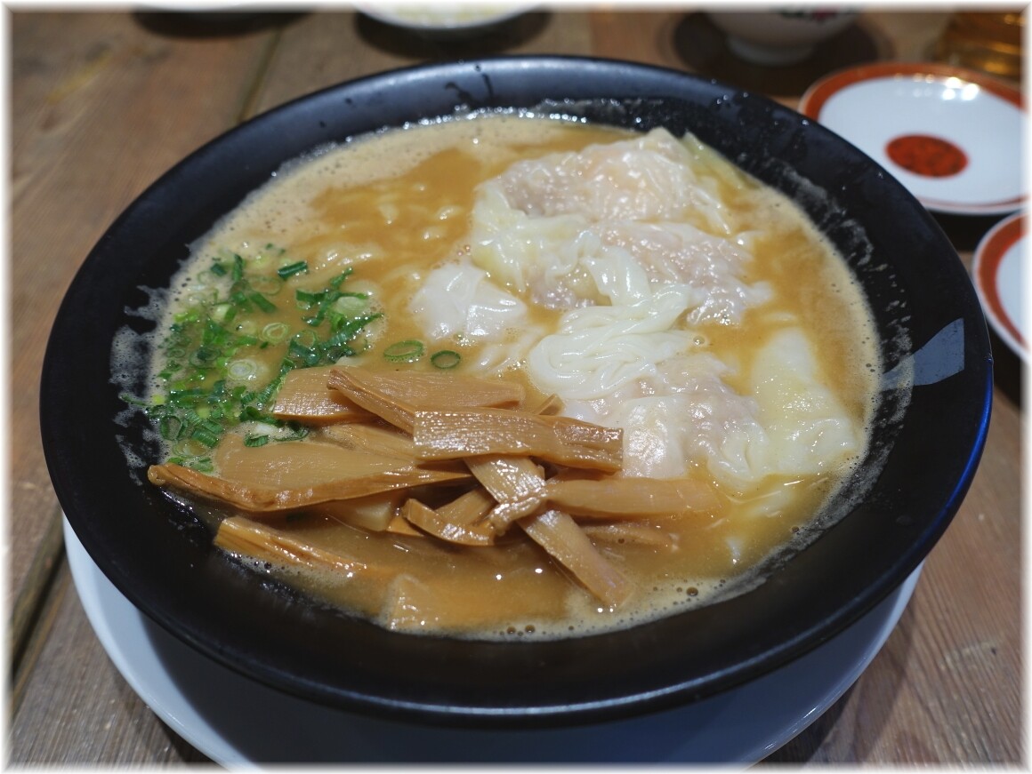 広州市場田町店2 濃厚海老雲呑麺