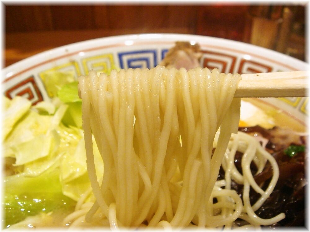 夢亀ラーメン(ユメカメラーメン) 夢亀スペシャルらーめんの麺