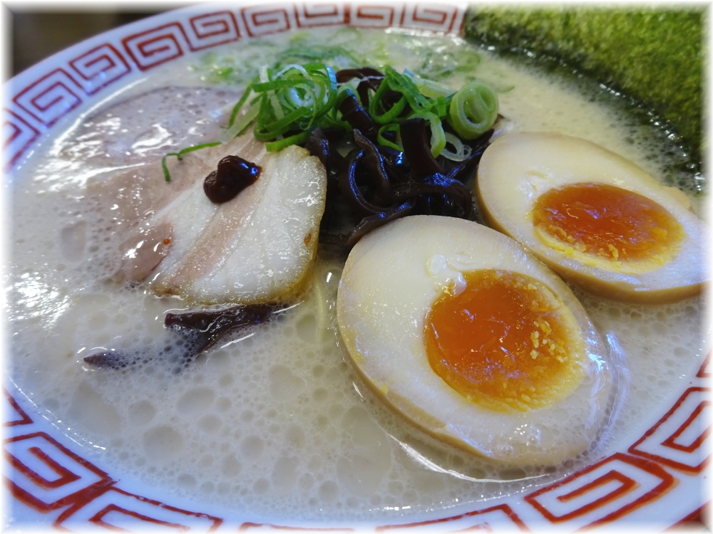 替玉食堂 博多玉子ラーメンの具