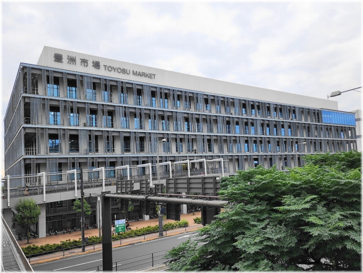 やじ満 場7街区管理施設棟