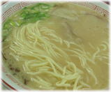 成竜軒 大財店 ラーメンの麺