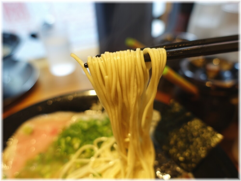 博多一瑞亭三田店7 ラーメンの麺