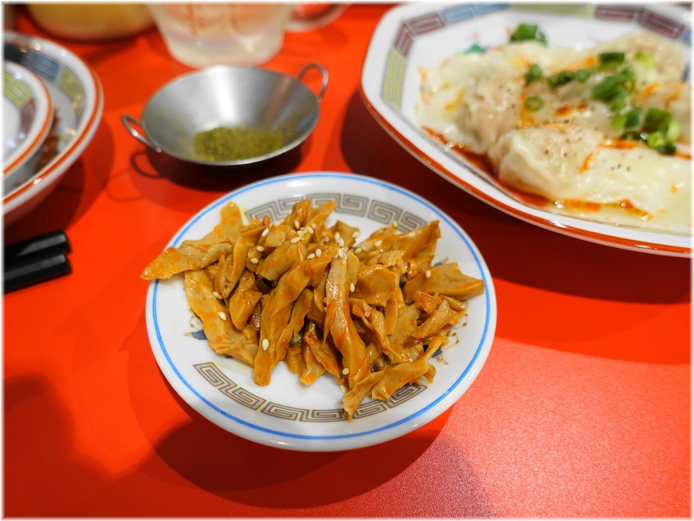 赤坂中華わんたん亭 四川省のおつまみエリンギ香辣鮑茹