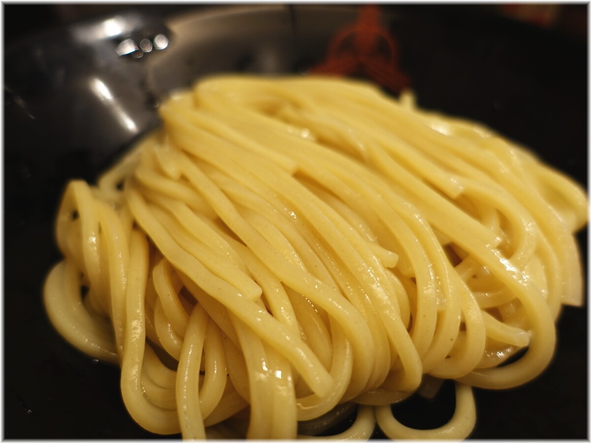 三田製麺所9 特濃煮干しつけ麺の普通麺