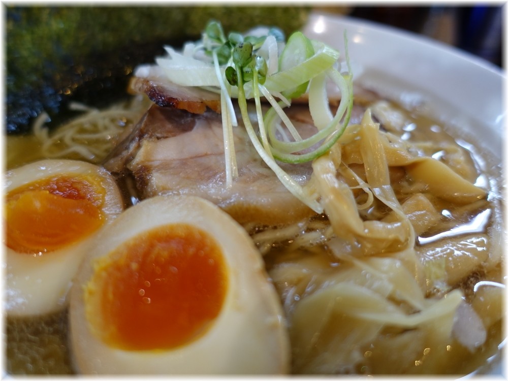麺屋一寸 特製中盛淡麗煮干らーめんの具