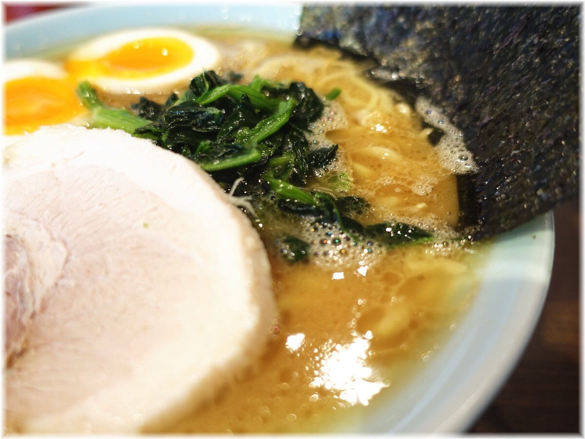 いずみ家 ラーメンに味玉の具