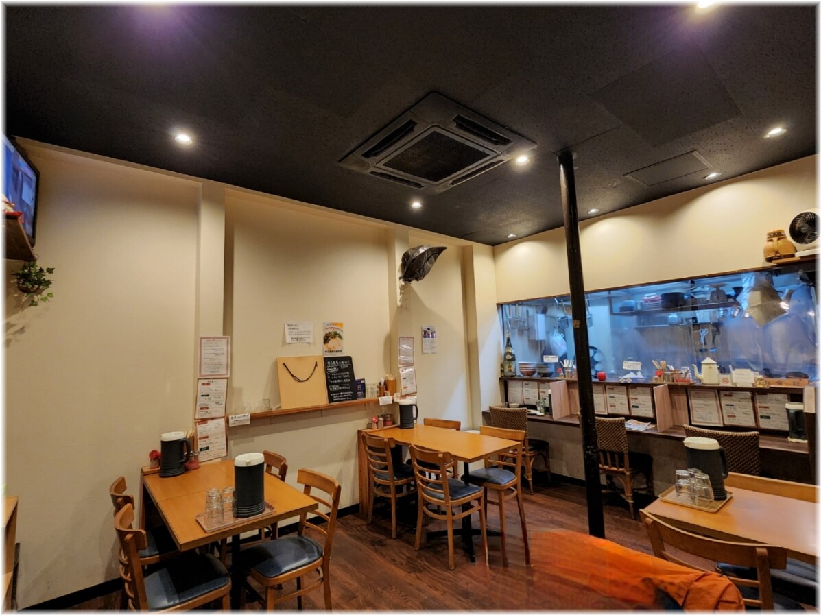花畑丸福 店内