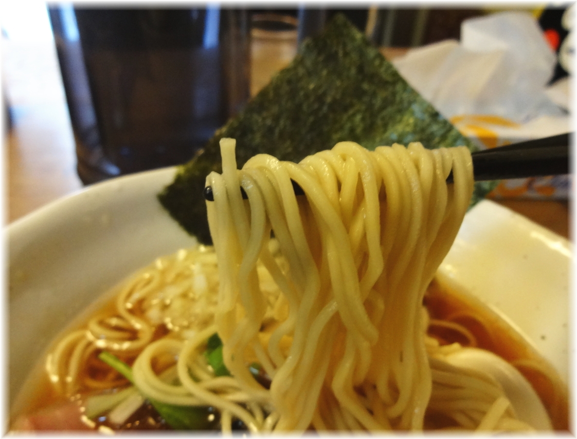 いのうえ 清湯煮干しらーめんの麺