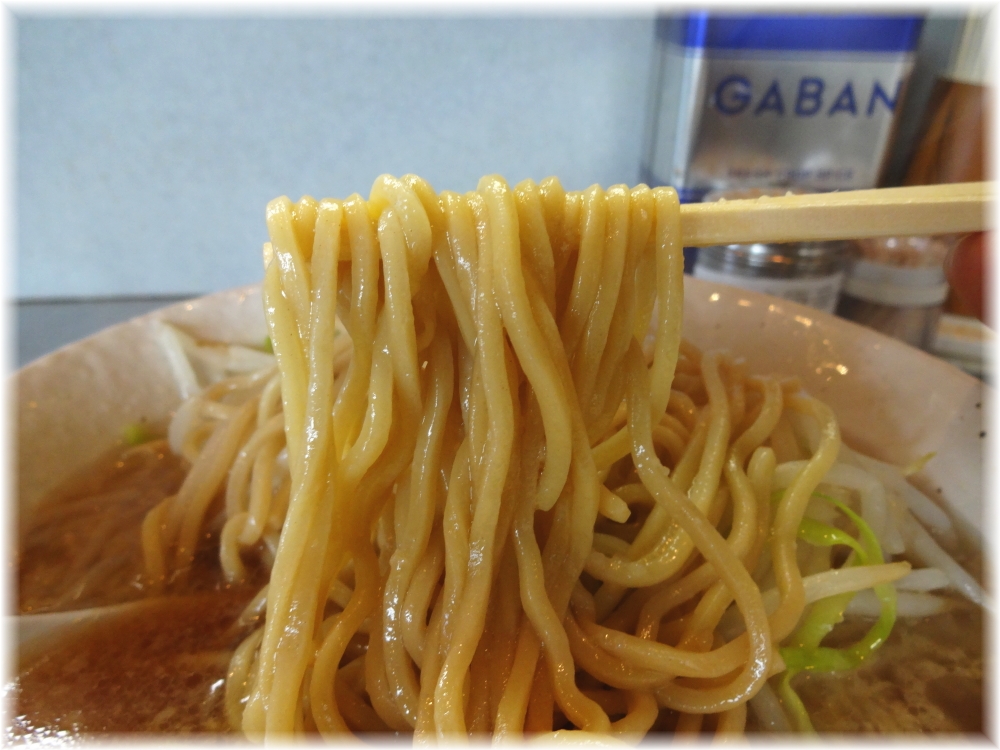 ラーメン虎ノ門店 ラーメンの麺