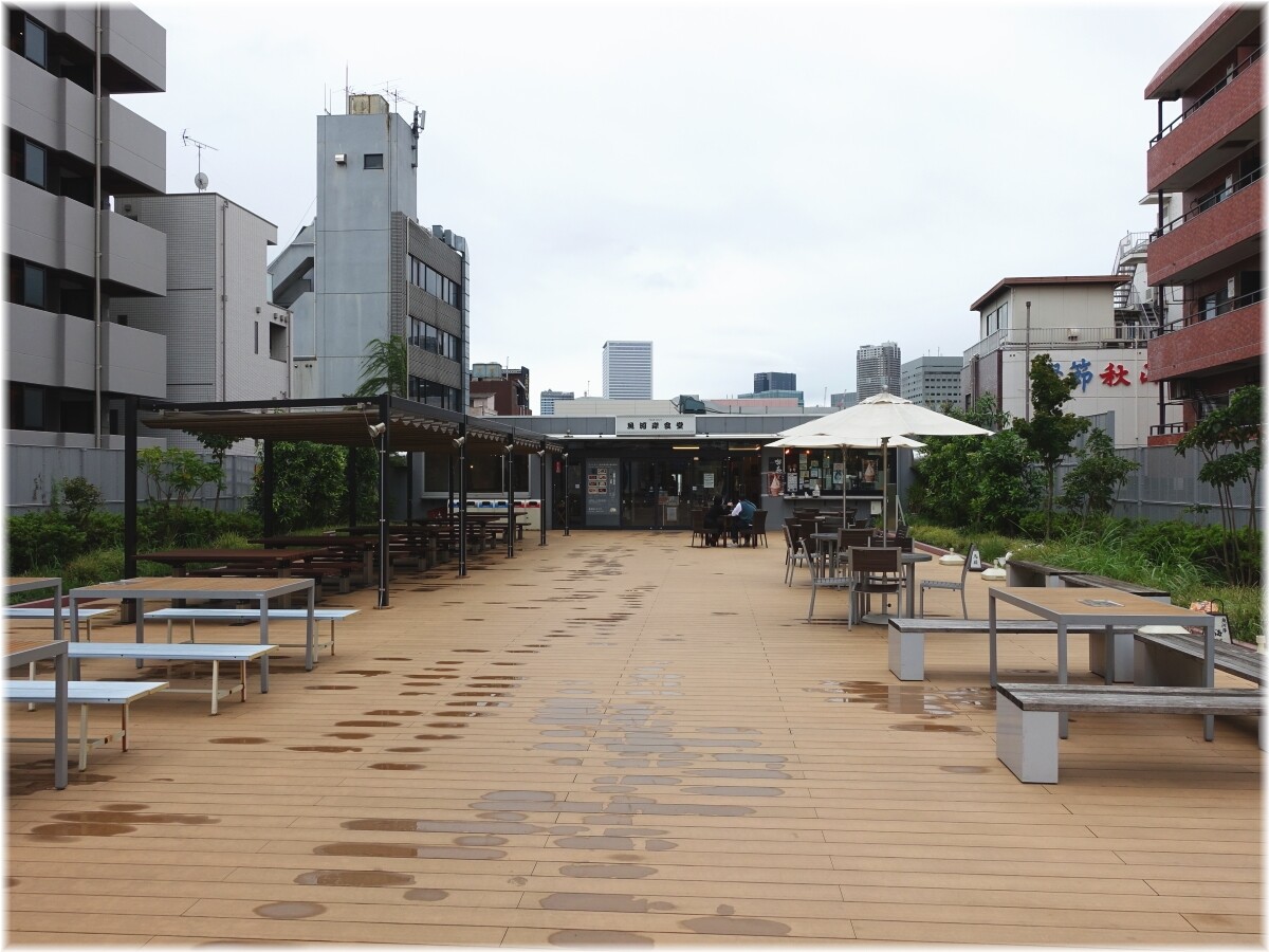 鳥藤とりそはスタンド 魚河岸食堂入口