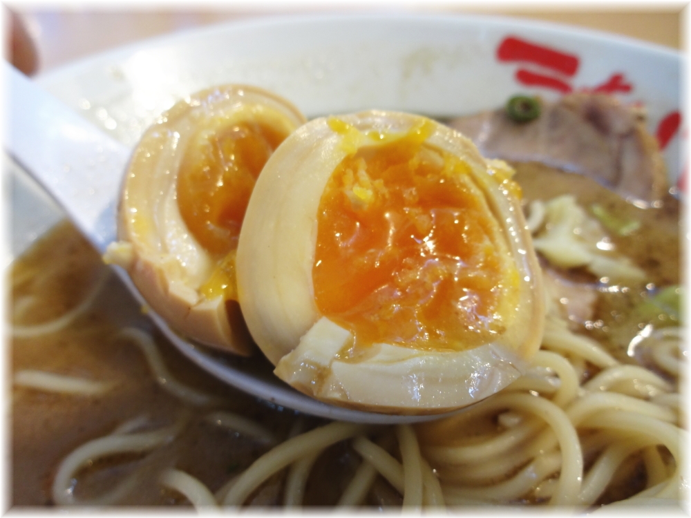 ゑびな軒 とんこつらーめん海老名バージョンの味玉