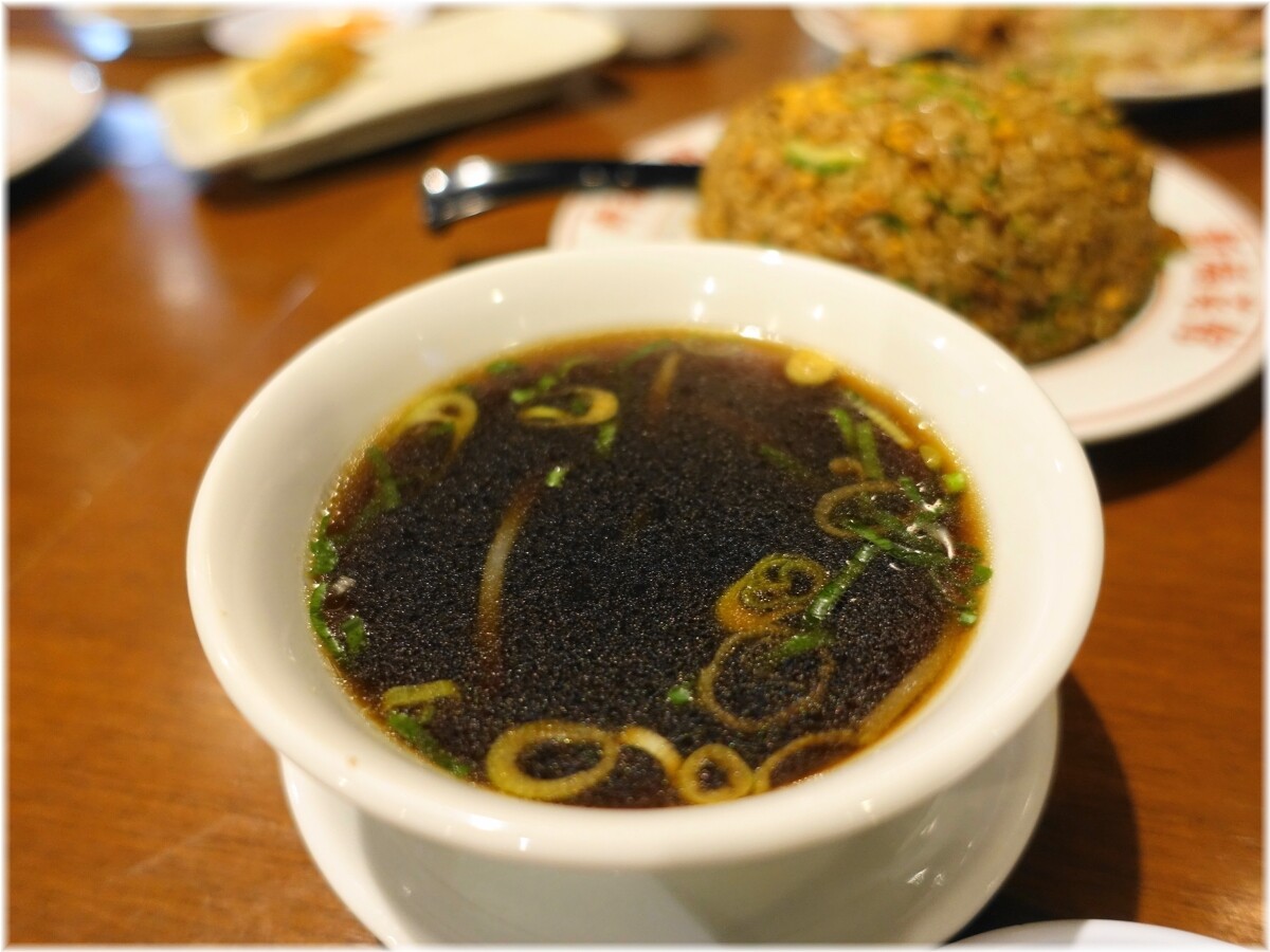 新福菜館浜松町店　焼きめし（並）の付属スープ