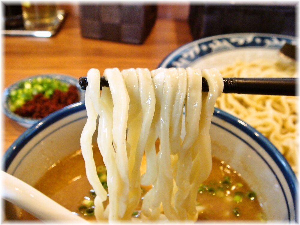 浜屋 エビ辛しつけそば+味玉の麺