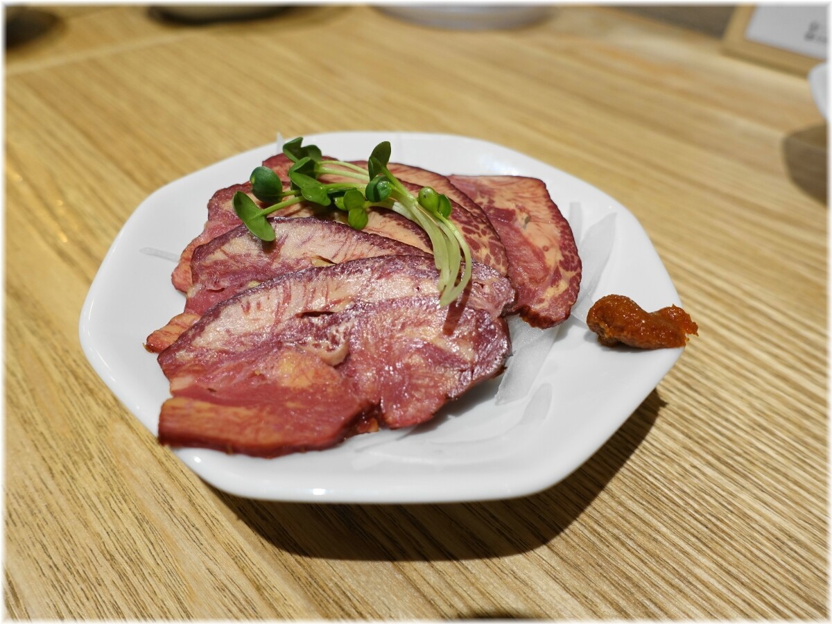 富ヶ谷鳥と麺と 馬タン燻製