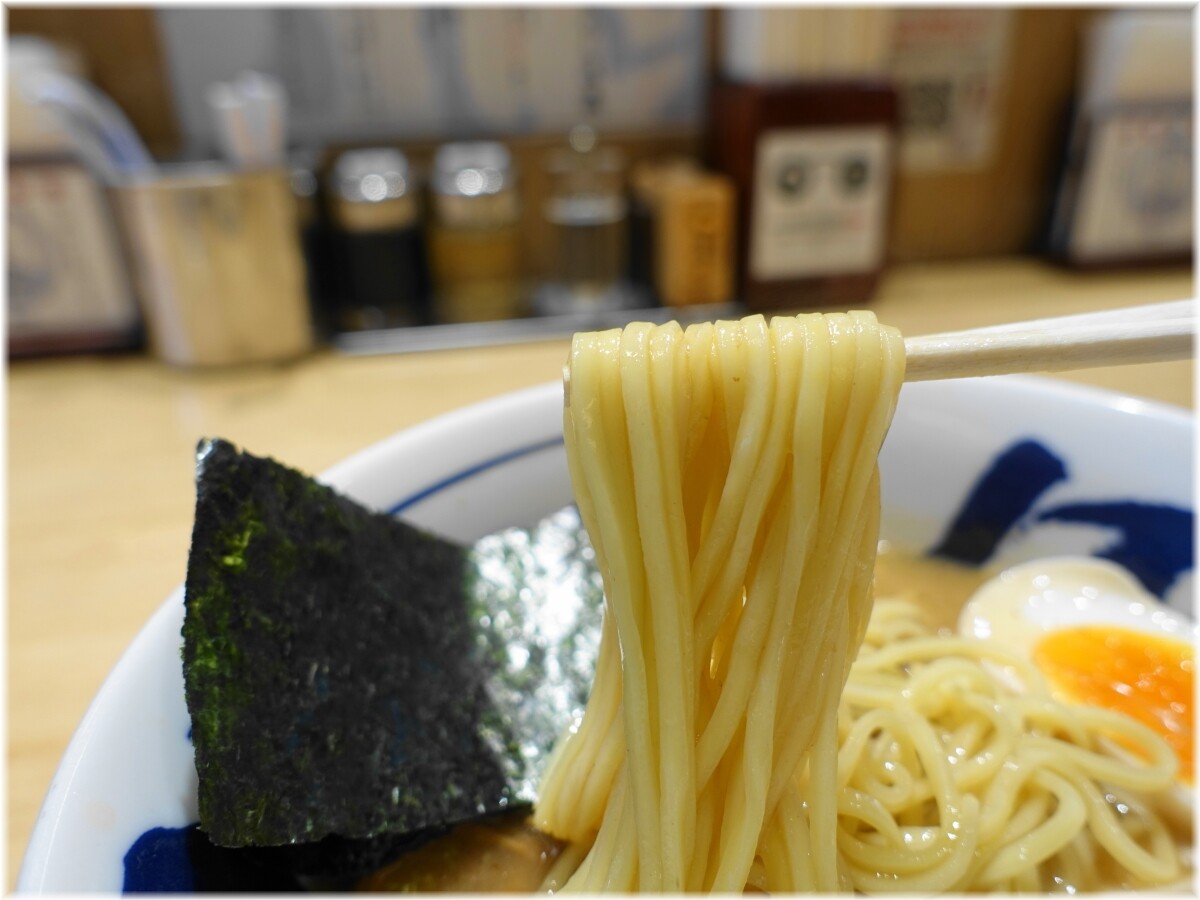 つじ田大森店 濃厚特製らーめんの麺