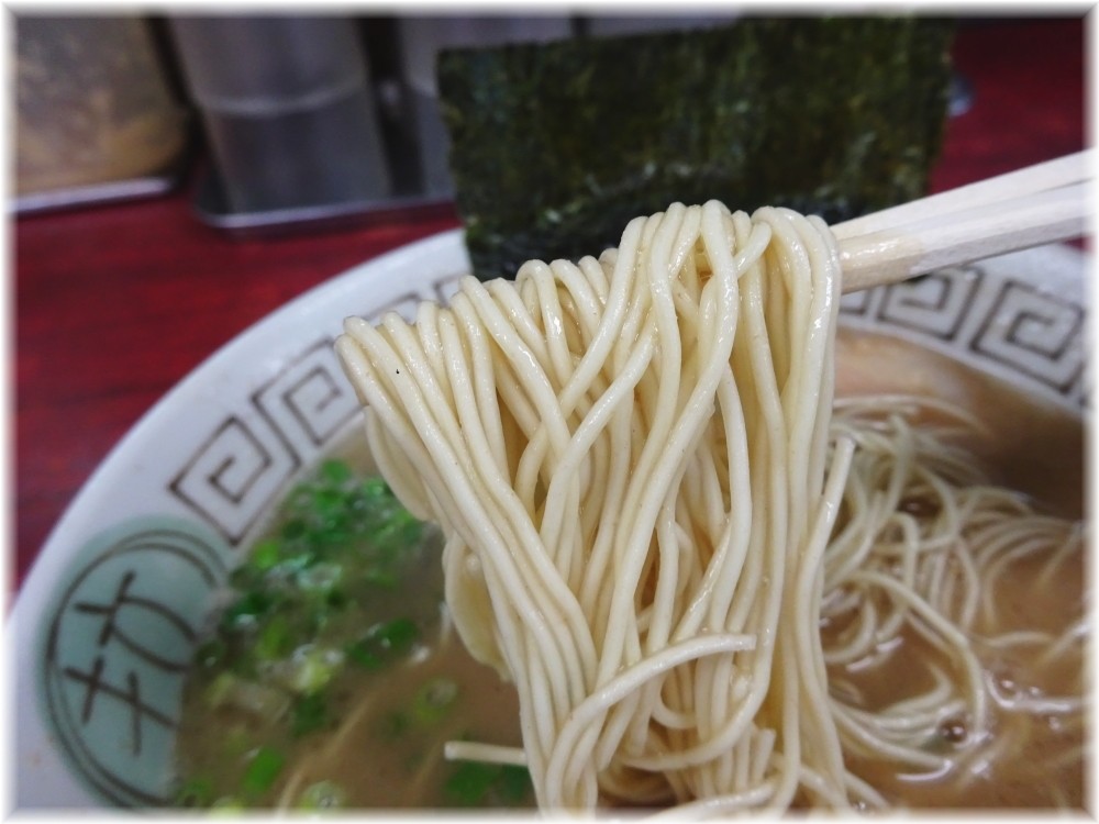 楓神 ラーメンの麺