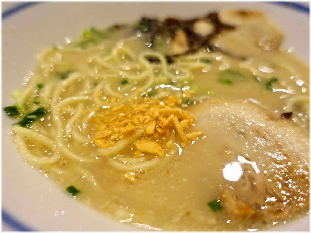 花畑丸福 ラーメンににんにくチップ