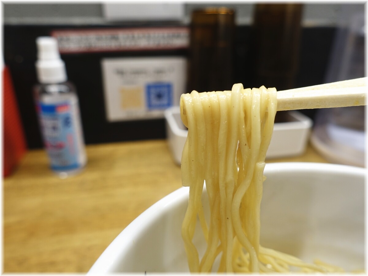 満鶏軒渋谷店　特製フォアグラ油そばの麺