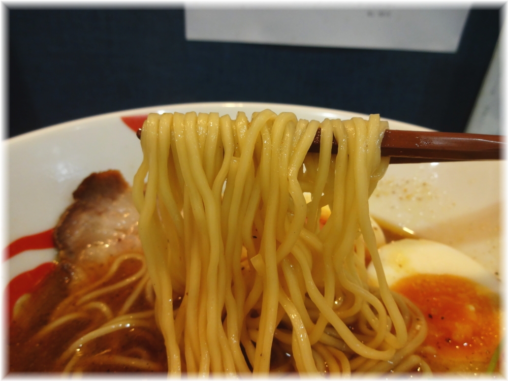 麺巧潮 にほんいち醤油そばの麺