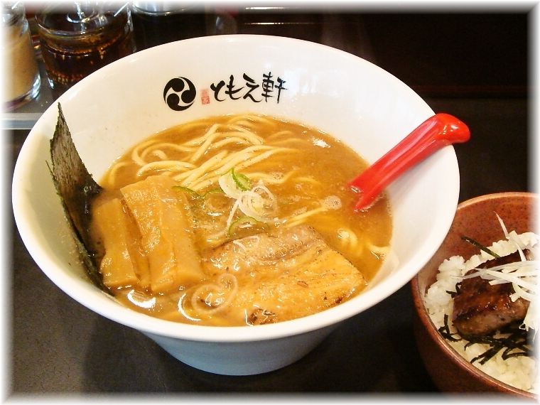 ともえ軒 ラーメンとミニステーキ丼
