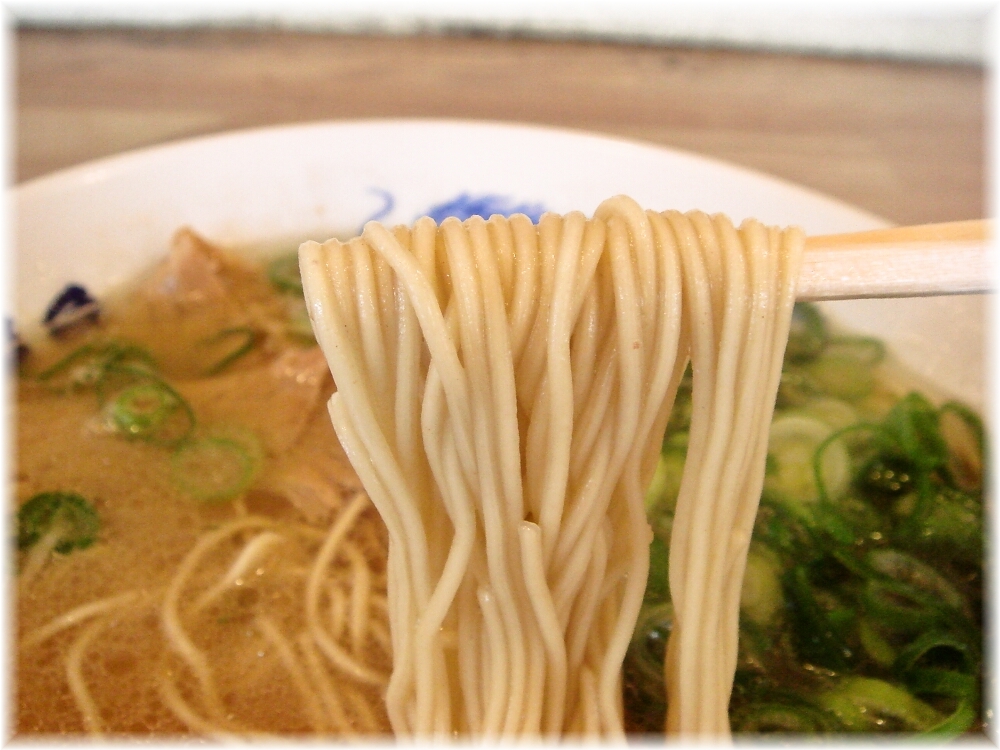 長浜屋台 ラーメンの麺