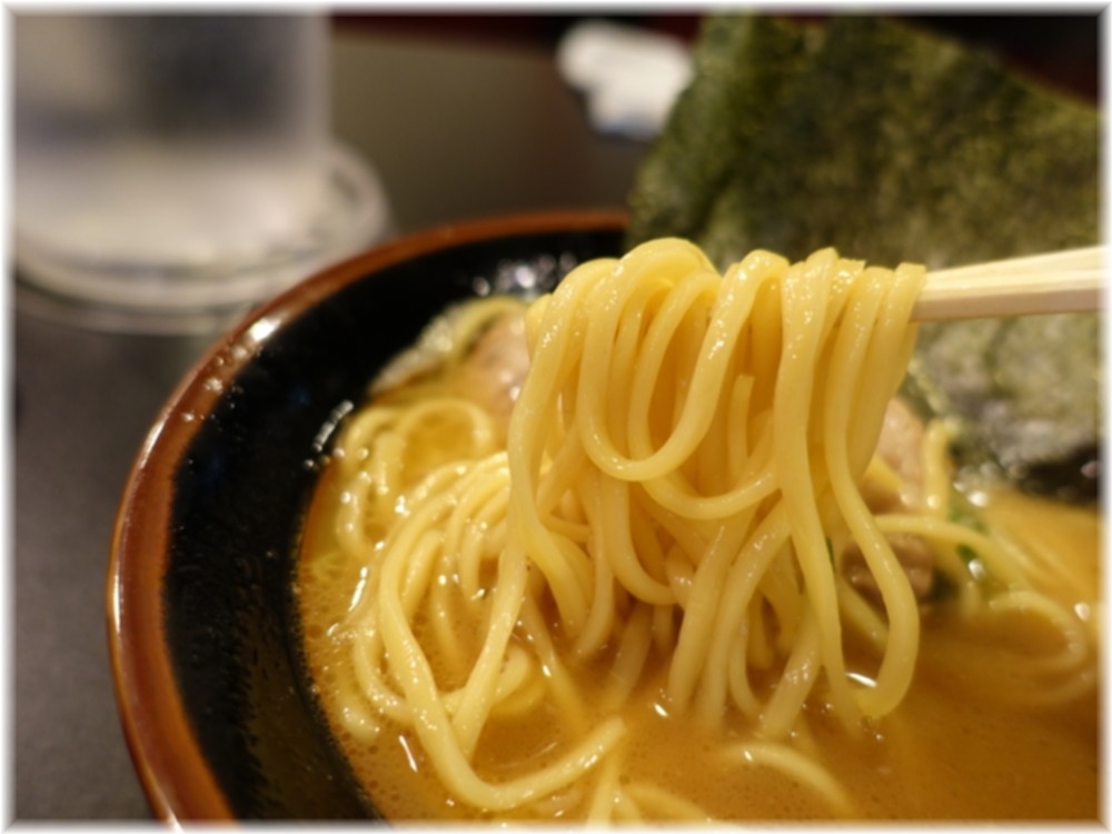 山崎家 ラーメンの麺