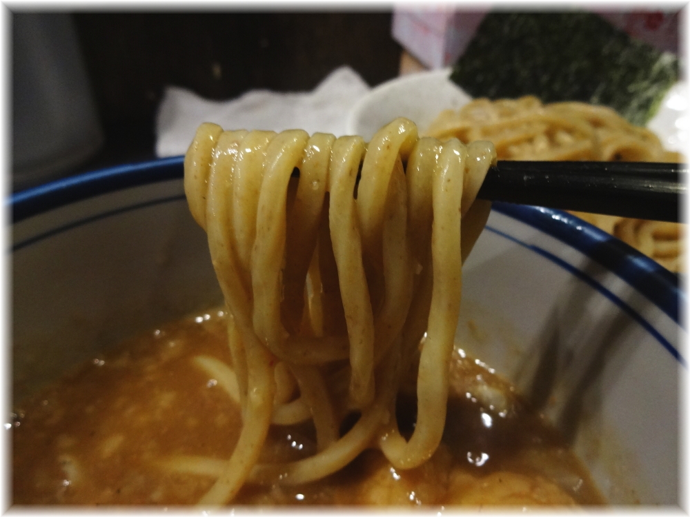麺やポツリ 濃厚煮干しつけ麺の麺2