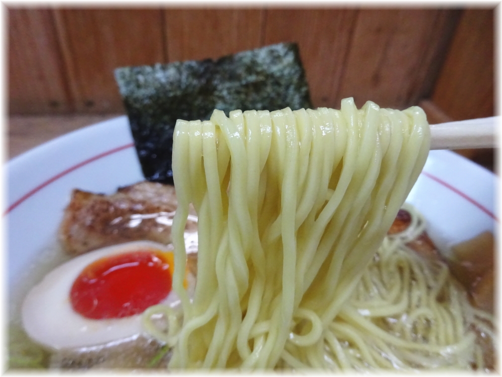 らーめんまつや 得入塩ラーメンの麺