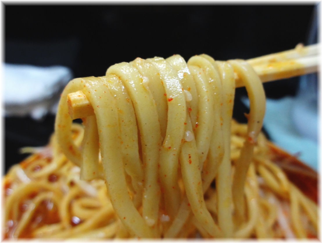 泪橋 辛マンモスラーメンの麺