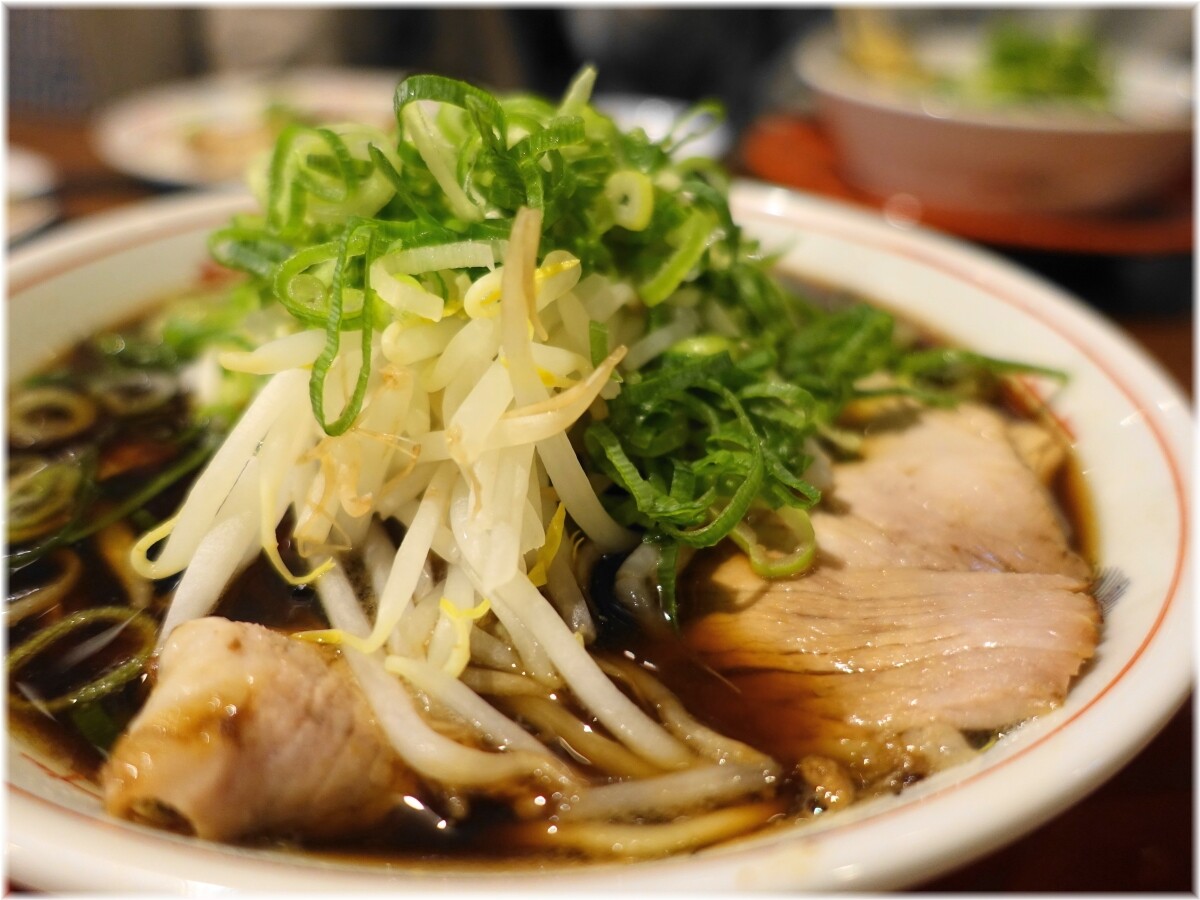 新福菜館浜松町店 中華そば(並)の具2