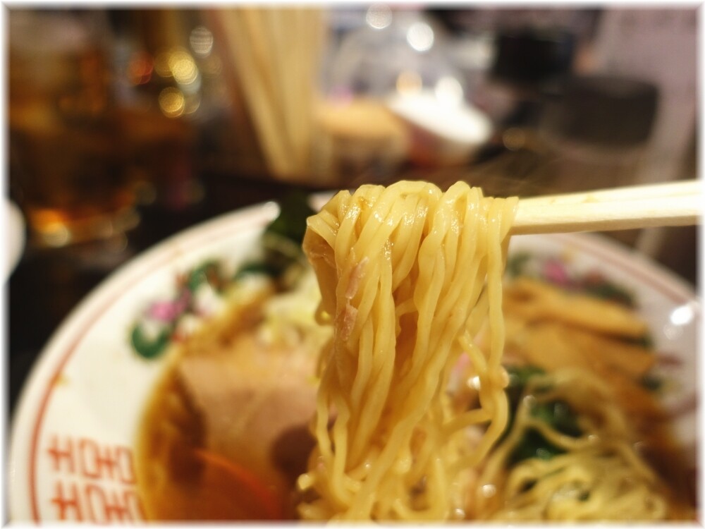 創作町中華やんぐ ラーメンの麺