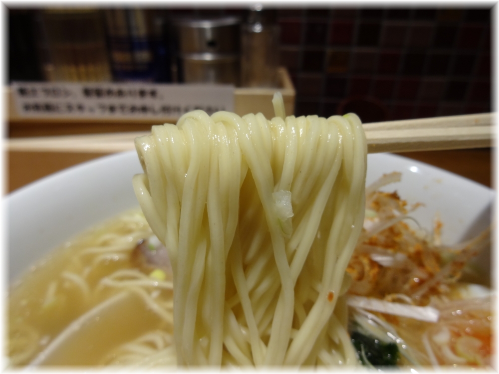 ひるがおルミネエスト店 塩玉らーめんの麺