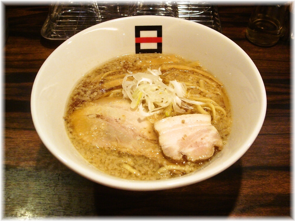 麺処hachi2 背脂煮干ラーメン