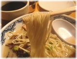 由丸 博多ラーメンの麺