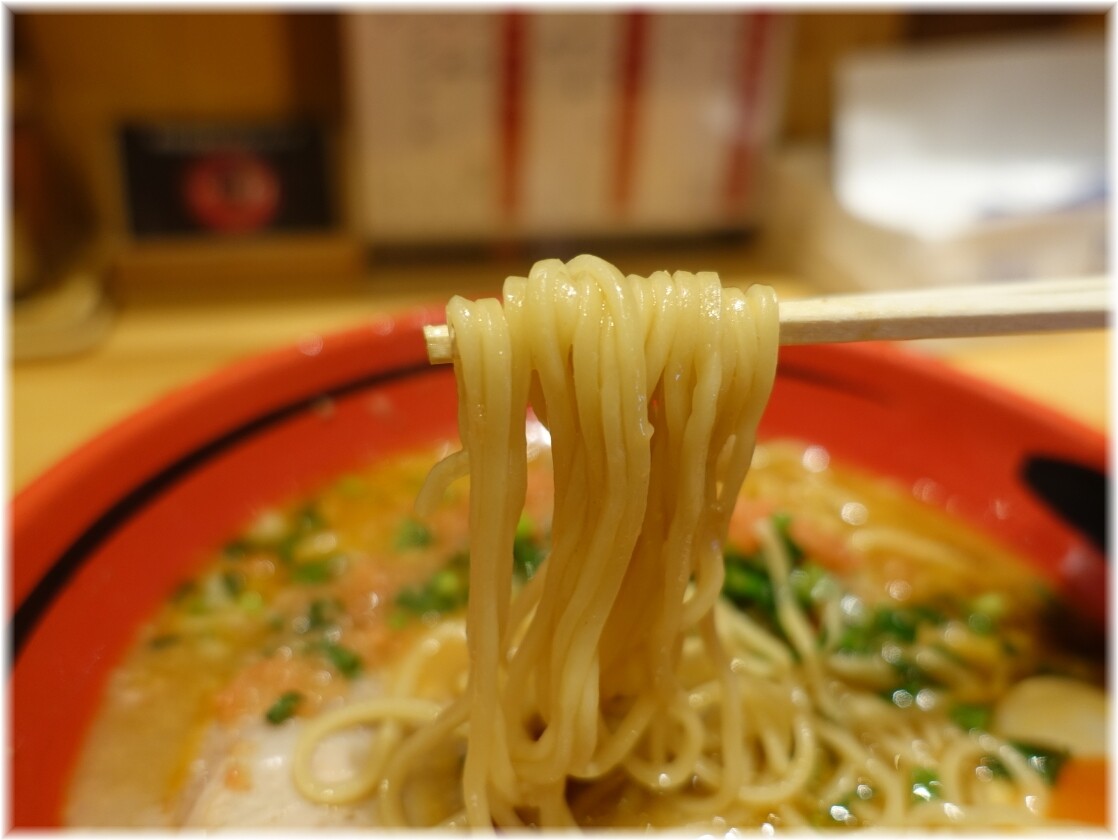 えびそば一幻 えびしょうゆ(そのまま)の麺