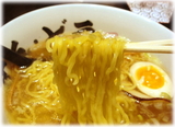 ずん・どう 塩ラーメンの麺