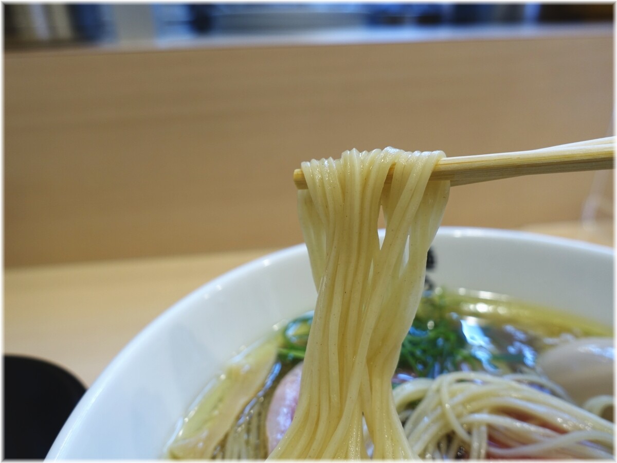 麺うらた 塩SOBA玉子入りの麺