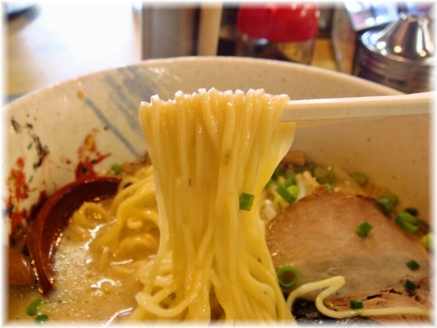 らーめん幻 とんこつらーめんの麺