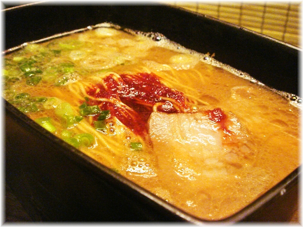 一蘭天神西通り店 釜だれとんこつラーメンのアップ