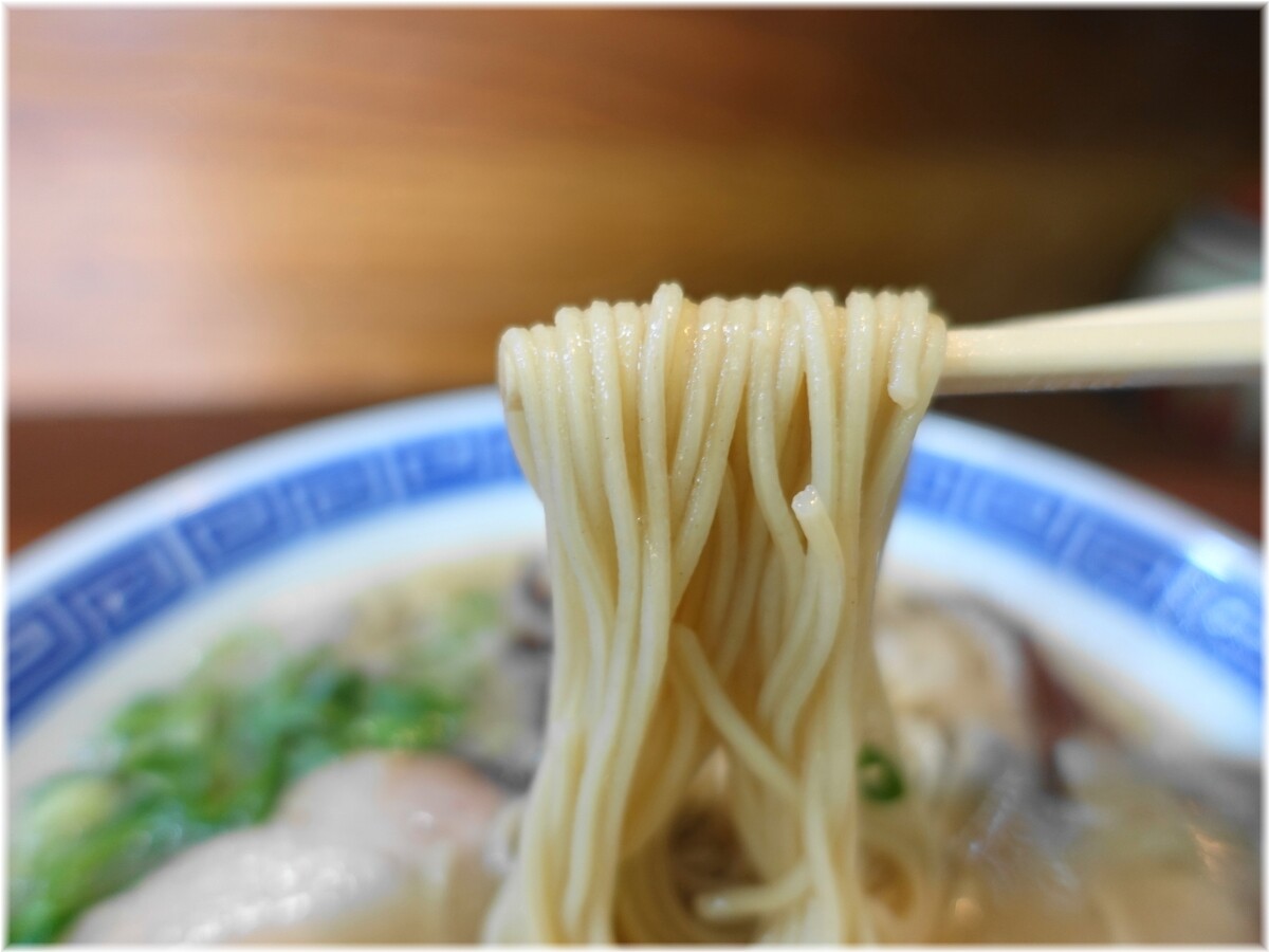 無双ラーメン ラーメンの麺