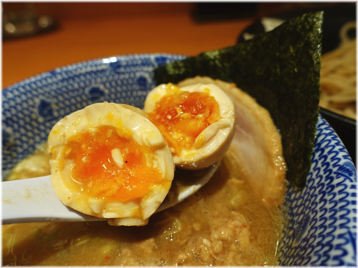 六厘舎 特製朝つけめんの味玉