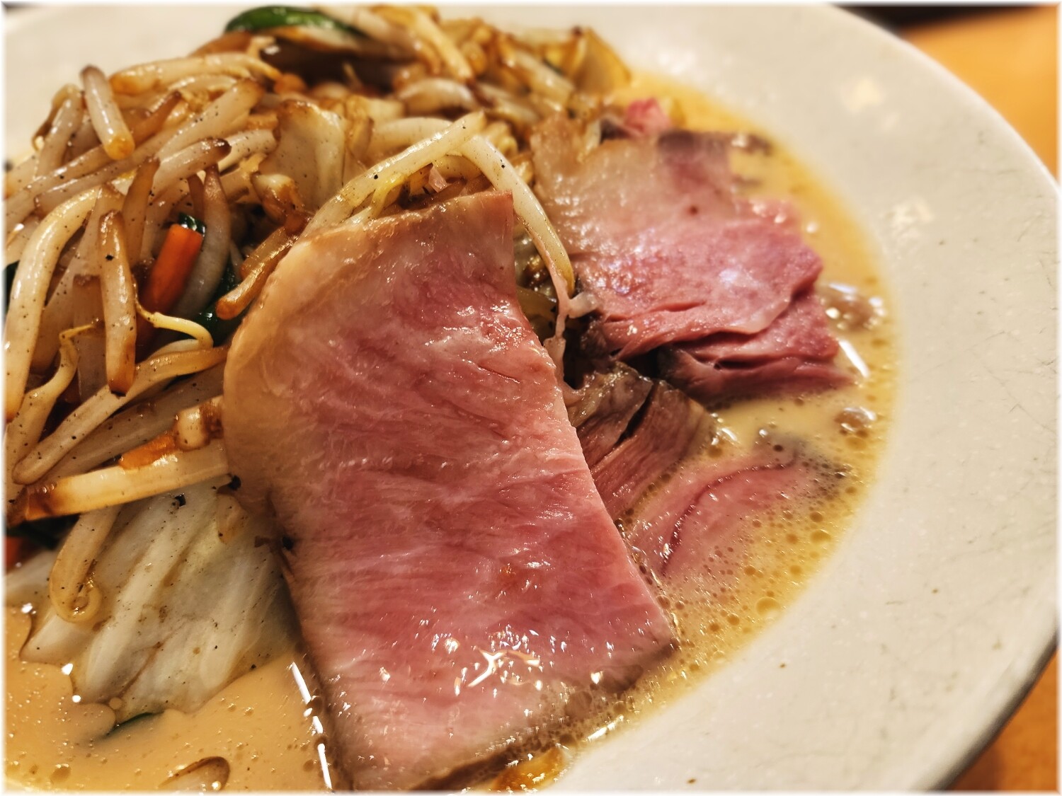 麺ZINさいとう チャー牛タンメンの具2