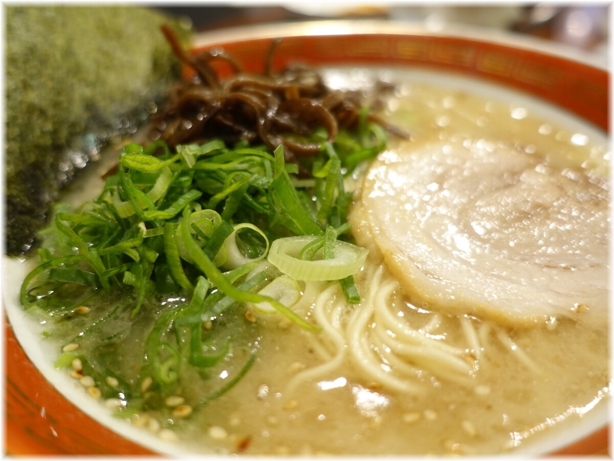 麺酒場天下屋 博多豚骨ラーメン白の具