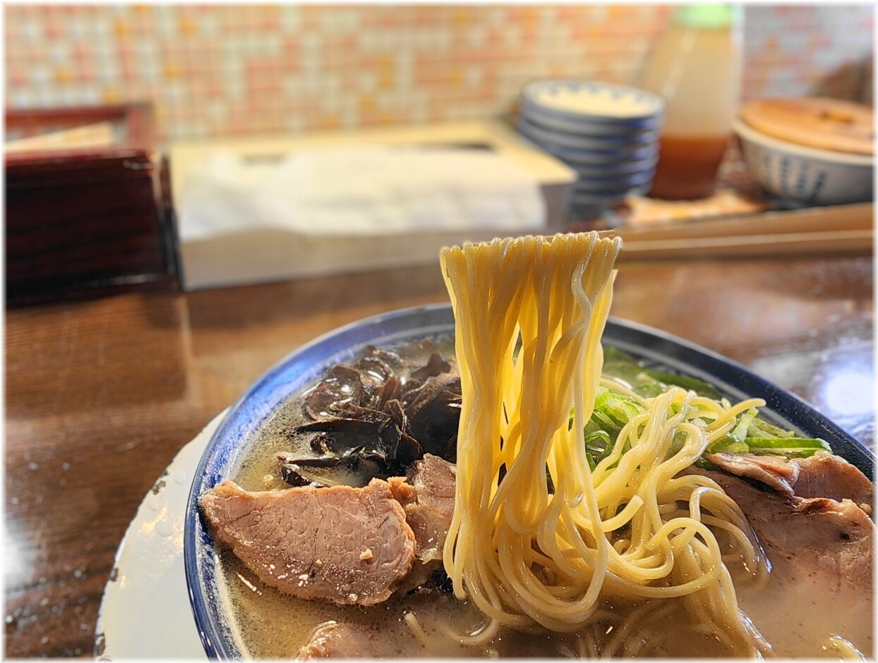しばらく日本橋店3 ラーメンの麺