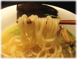 地雷源 塩のフランキー中華そばの麺