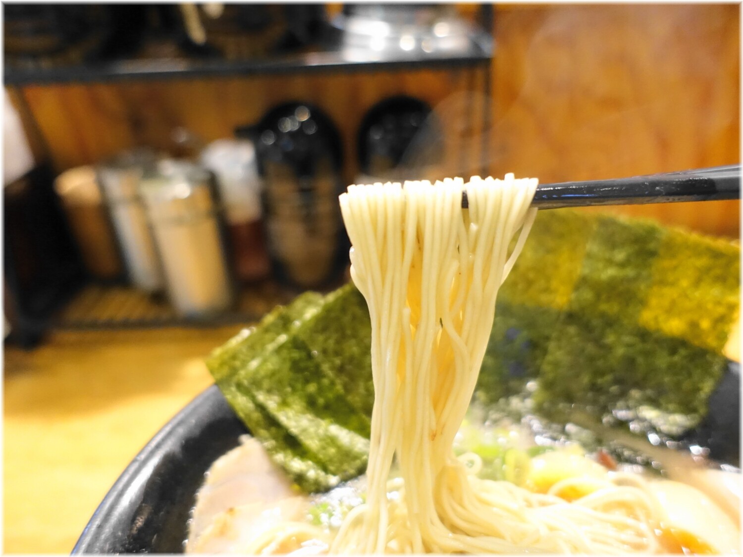 博多一瑞亭14 特製豚骨ラーメンの麺