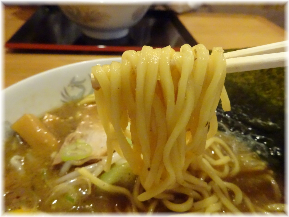 絆心 絆心らー麺の麺
