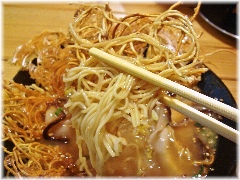 壱の家 豚骨焼麺の麺2